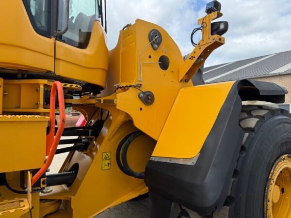 Volvo L150H - Image 31