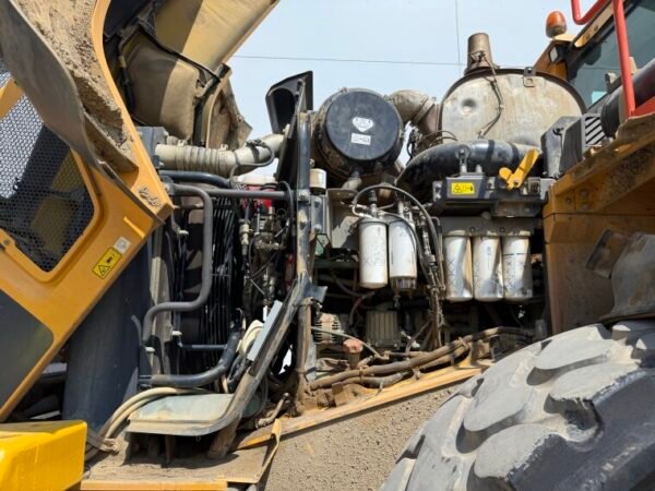 Volvo L150H - Image 31