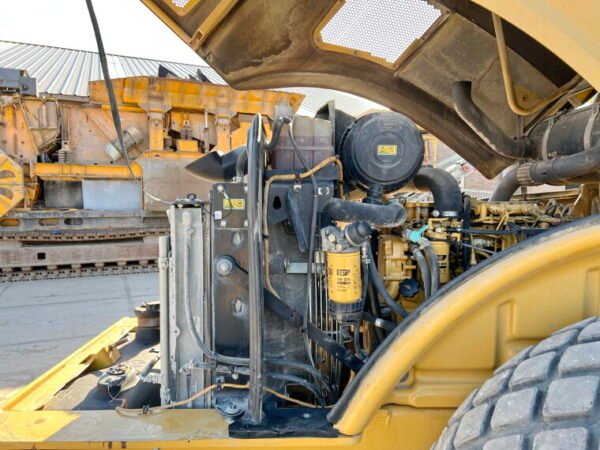 Caterpillar CS64B - Image 16