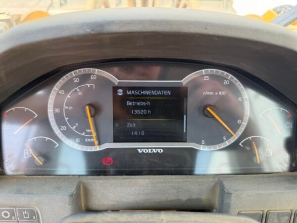 Volvo L150H - Image 33