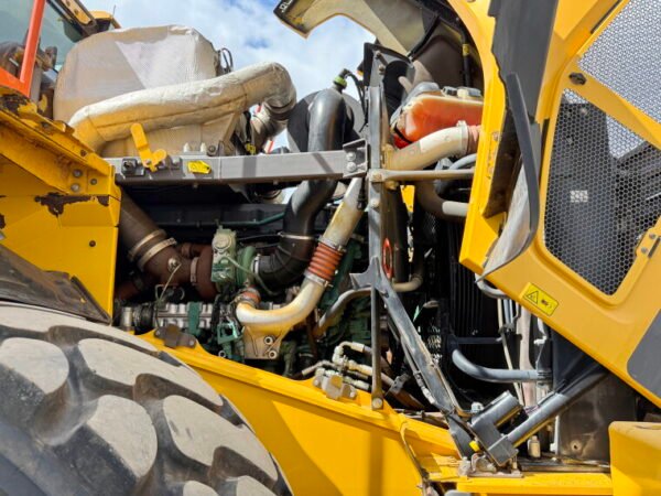 Volvo L150H - Image 33