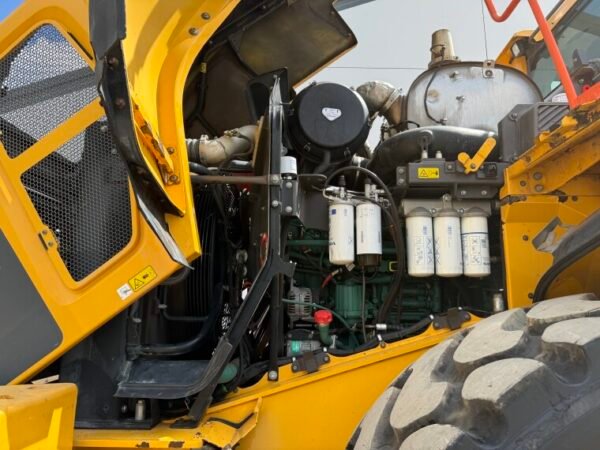 Volvo L150H - Image 35