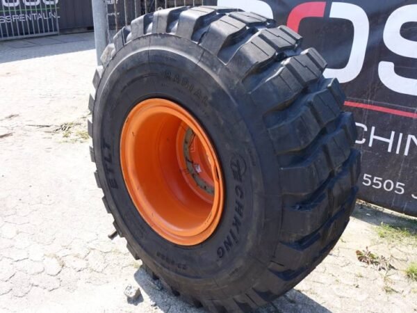 Techking Tyre (23.5R25) + Rim (12 Gates) - Image 3