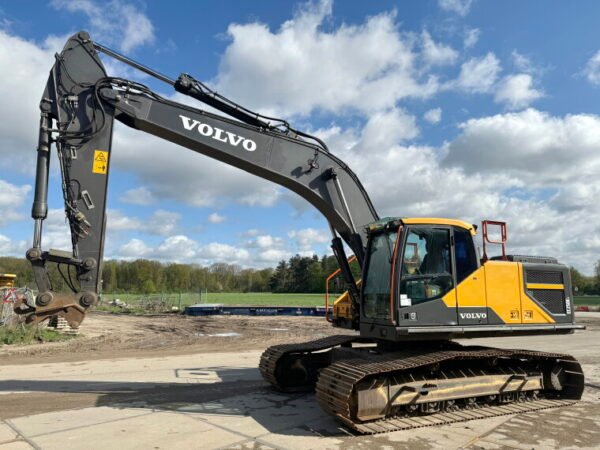 Volvo EC250EL - Image 2