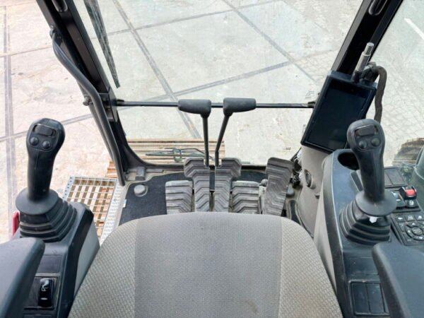 Volvo EC250EL - Image 8