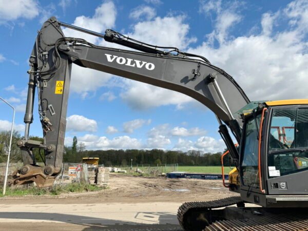 Volvo EC250EL - Image 9