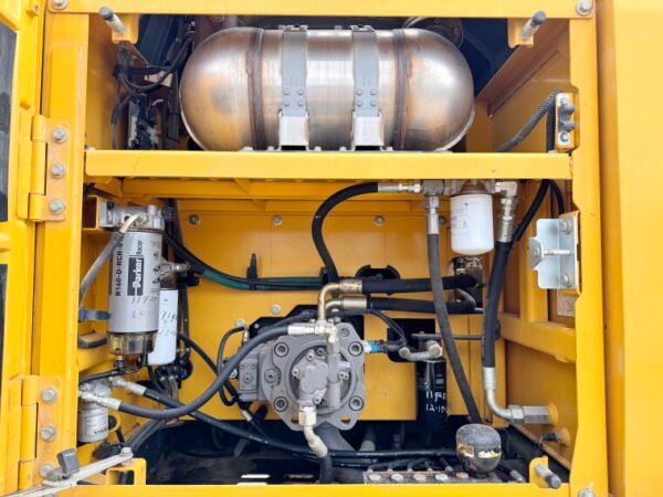 Volvo EC250EL - Image 14