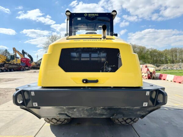 Bomag BW213D-5 - Image 4