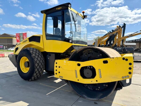 Bomag BW213D-5 - Image 6