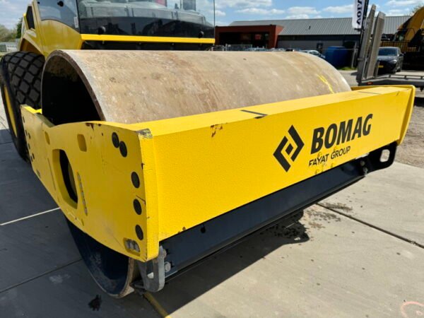 Bomag BW213D-5 - Image 11