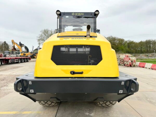 Bomag BW213D-5 - Image 4