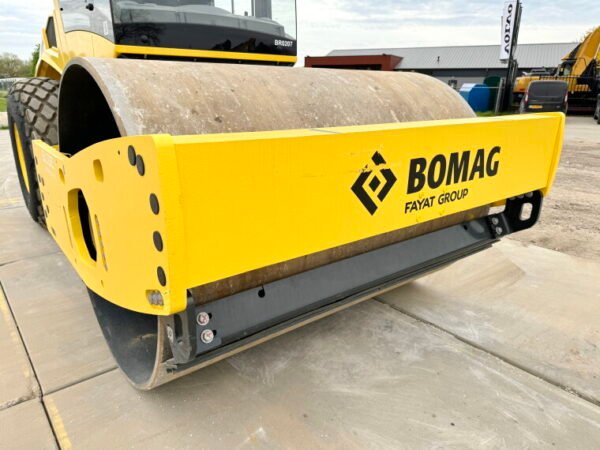 Bomag BW213D-5 - Image 11