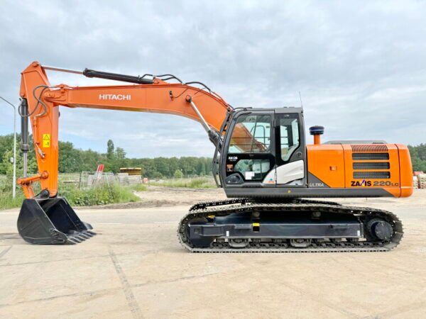 Hitachi ZX220LC-5G / Ultra 2025 Edition