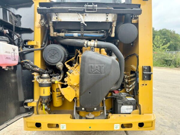 Caterpillar 216B3 - Image 15