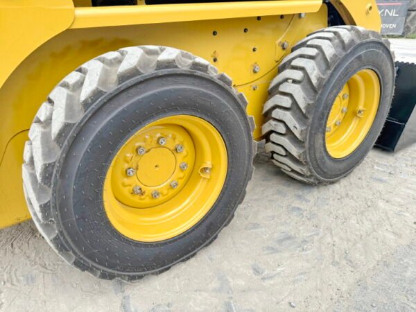 Caterpillar 216B3 - Image 14