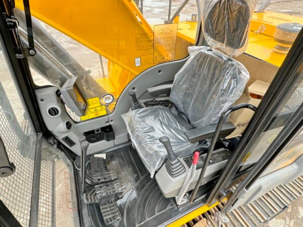 JCB 215LC - Image 7