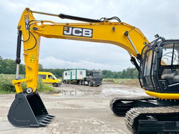 JCB 215LC - Image 9