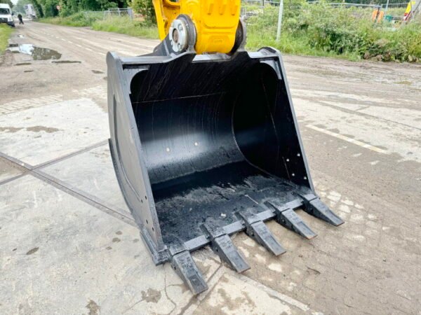JCB 215LC - Image 12