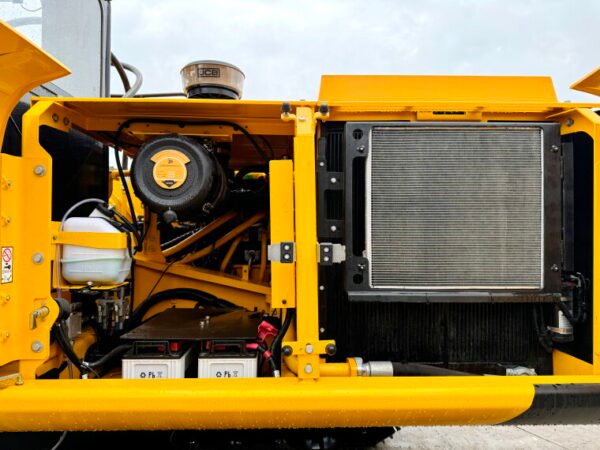 JCB 215LC - Image 15