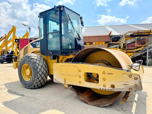Caterpillar CS56 - Image 6