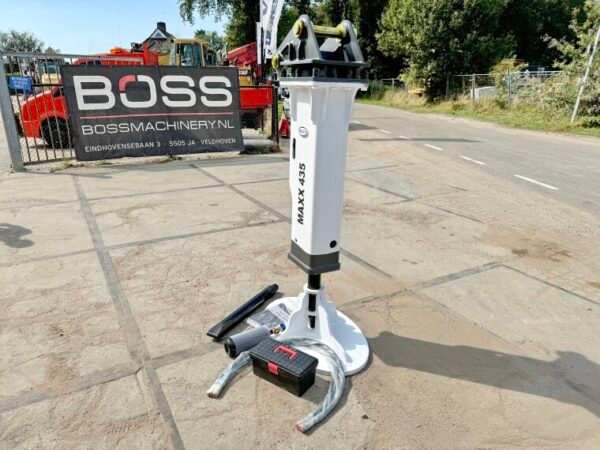 Maxx 435 Hydraulic Breaker - Image 2