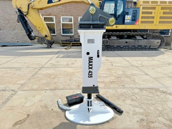 Maxx 435 Hydraulic Breaker - Image 4