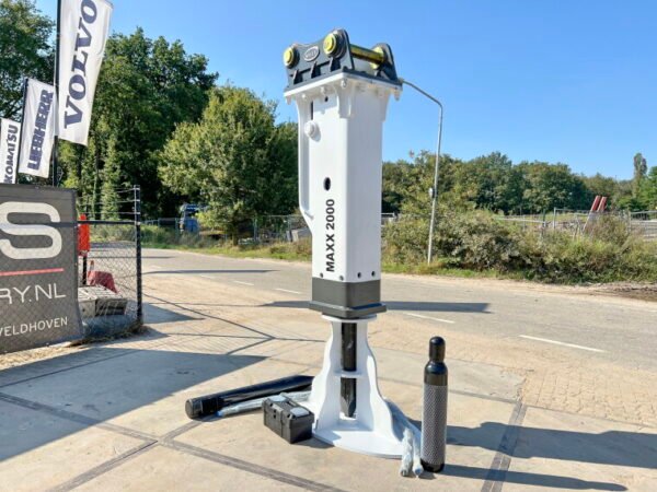 Maxx 2000 Hydraulic Breaker - Image 2