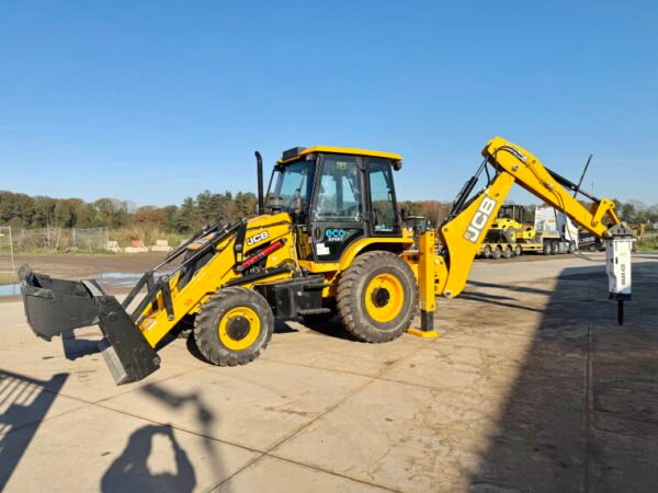 JCB 3DX / 3CX 4WD + Maxx 435 Hammer