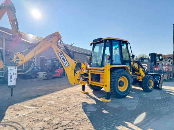 JCB 3DX / 3CX 4WD + Maxx 435 Hammer - Image 3
