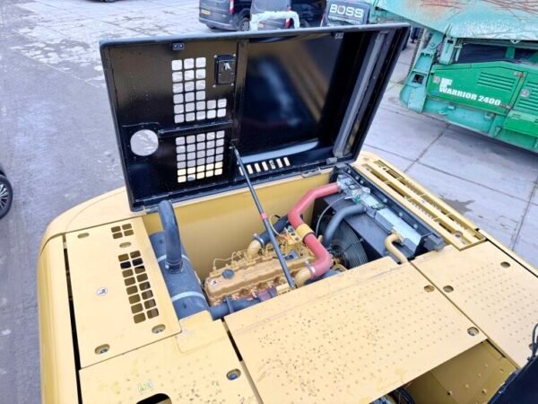 Caterpillar 320D3 GC - Image 16