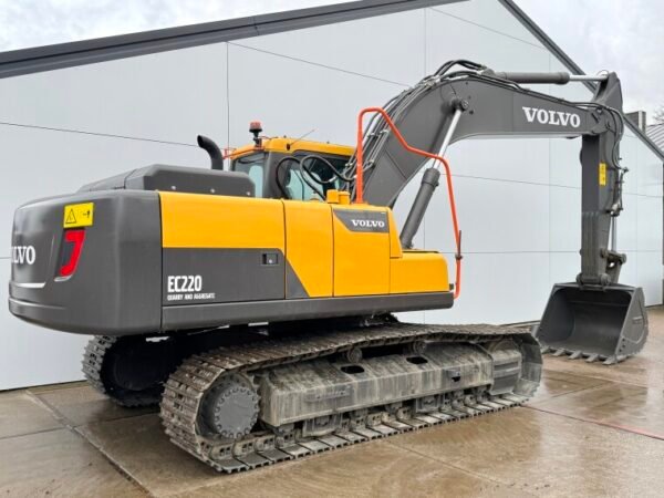 Volvo EC220D - Image 5