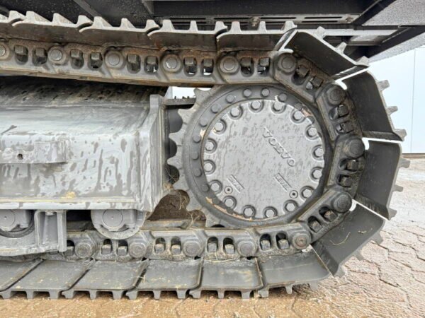 Volvo EC220D - Image 14