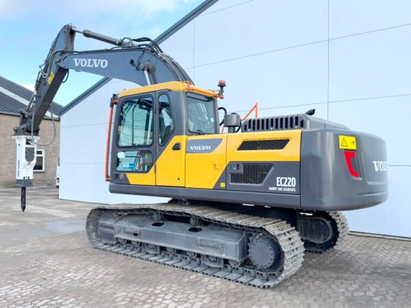 Volvo EC220D + Maxx 2000 Hammer - Image 3