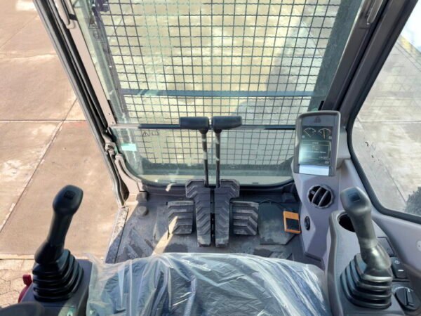 Volvo EC220D + Maxx 2000 Hammer - Image 8