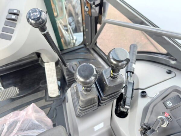 Case 570SV 4WD - Image 7