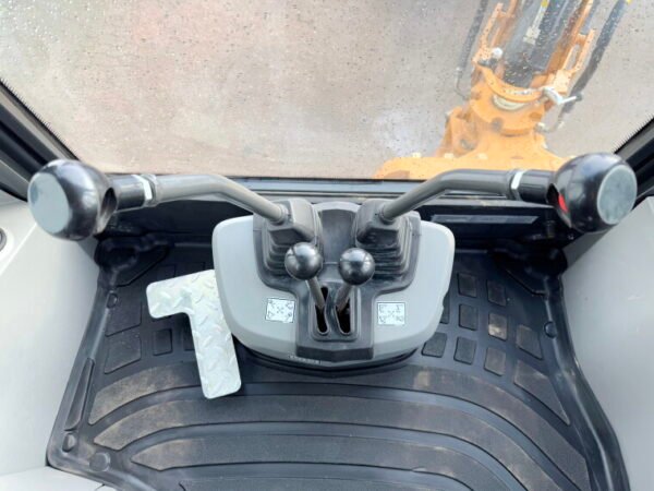 Case 570SV 4WD - Image 8