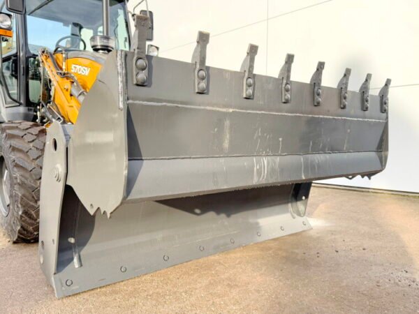 Case 570SV 4WD - Image 11