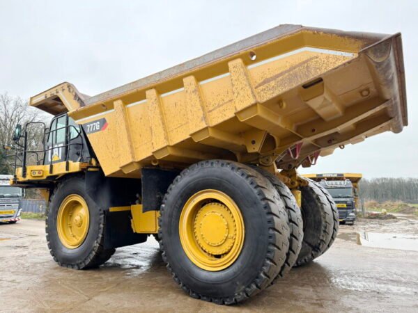 Caterpillar 777G - Image 2