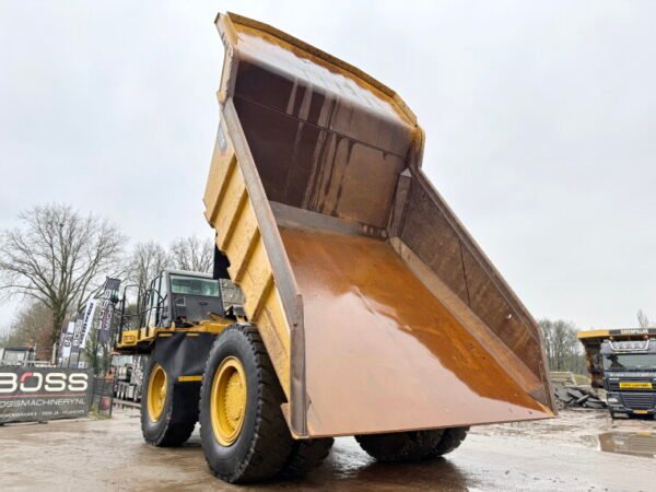 Caterpillar 777G - Image 11