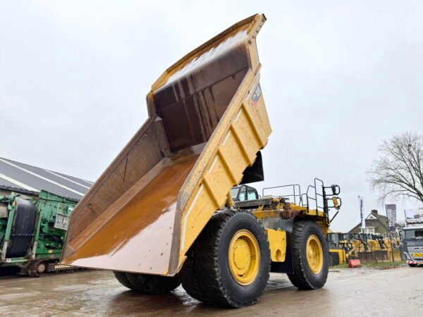 Caterpillar 777G - Image 13
