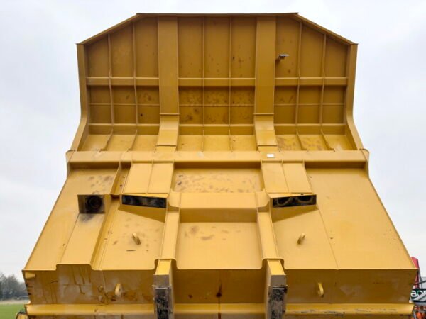 Caterpillar 777G - Image 20