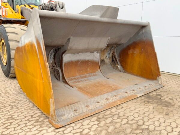 Volvo L350H - Image 13