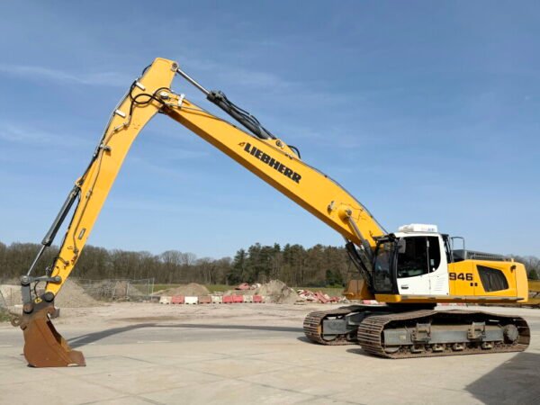 Liebherr R946 SHD - 16 Meter Long Reach