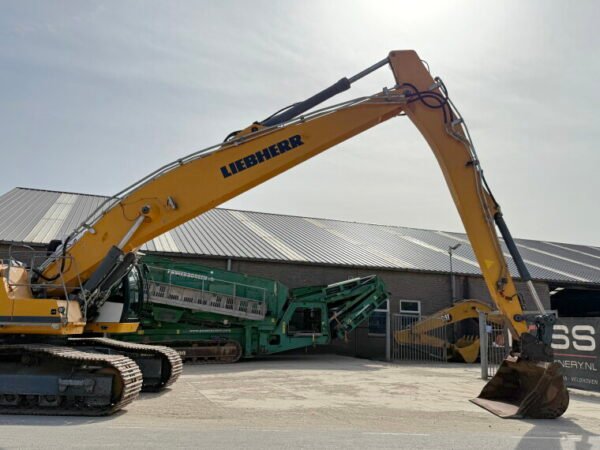 Liebherr R946 SHD - 16 Meter Long Reach - Image 9