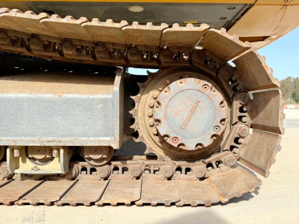 Liebherr R946 SHD - 16 Meter Long Reach - Image 13