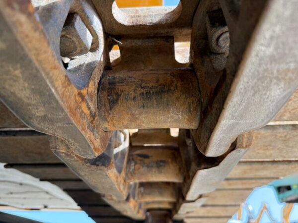 Liebherr R946 SHD - 16 Meter Long Reach - Image 16