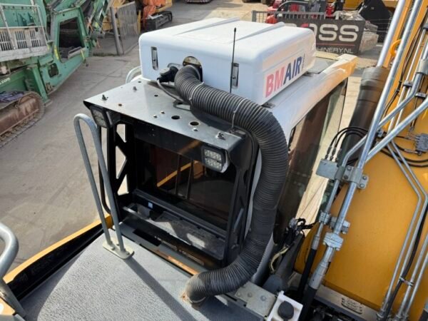 Liebherr R946 SHD - 16 Meter Long Reach - Image 21
