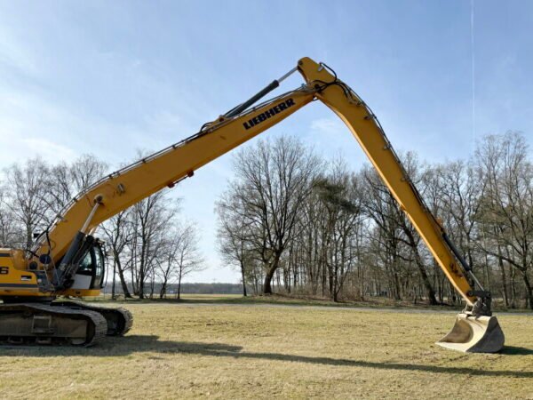 Liebherr R946 SHD - 20 Meter Long Reach - Image 10