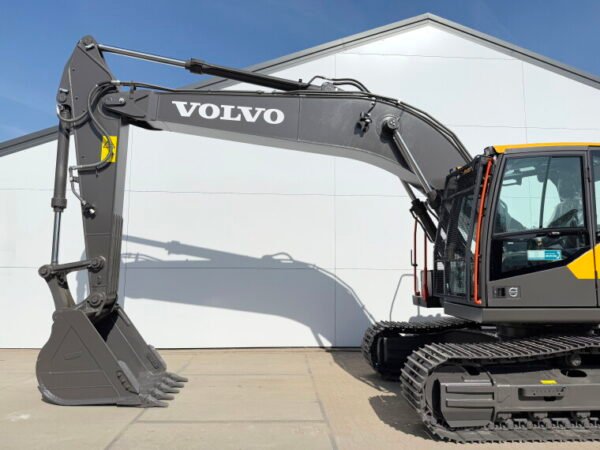Volvo EC210 - Image 10