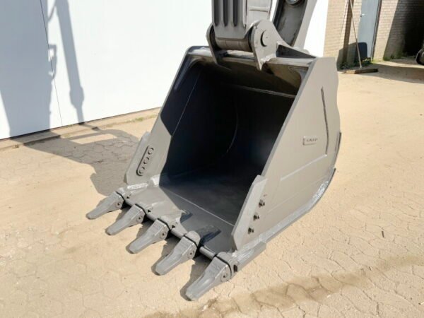 Volvo EC210 - Image 13